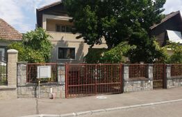 Casă individulă, 293 mp, teren 693 mp, Pucioasa central