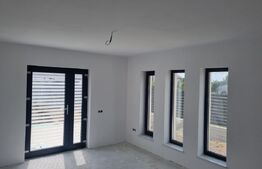 Casa/Vila individuala, 4 camere, 139 mp, in Priseaca