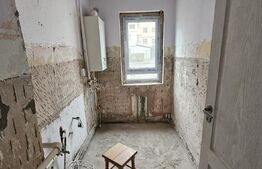 Apartament cu 3 camere, 48 mp, zona Micro 6-Targoviste