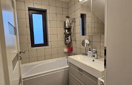 Casa cu 3 camere, 140 mp si 500 mp curte plus terasa, zona Doicesti