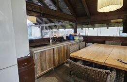 Casa cu 3 camere, 140 mp si 500 mp curte plus terasa, zona Doicesti