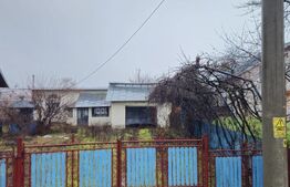 Casa la rosu, 9 camere, 171 mp, zona Raciu-central, comision 0 la cumparator