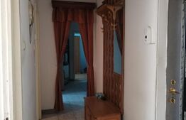  Micro 4 Apartament 3 camere decomandat etaj 2