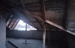 Casă la rosu de vanzare, 257 mp, zona Valea Voievozilor