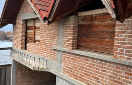 Casa de vanzare la rosu, 10 camere, 246,50 mp, zona Exterior Sud