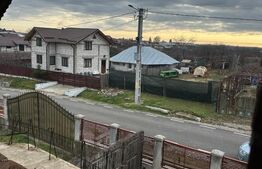 Casa de vanzare la rosu, 10 camere, 246,50 mp, zona Exterior Sud