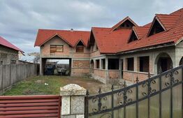 Casa de vanzare la rosu, 10 camere, 246,50 mp, zona Exterior Sud