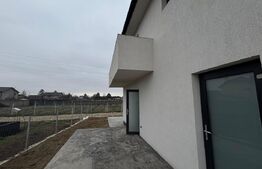 Casa de vanzare P+1 in Razvad