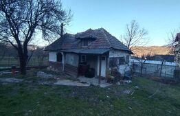 Vând casă de 47 mp construiți, în zonă pitorească – Pucioasa, sat Motaieni