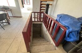 Casa de vanzare cu 5 camere, 200 mp, zona Micro 3