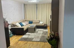 Apartament de vanzare cu 4 camere,  zona Ultracentral SCHIMB SI CU CASA