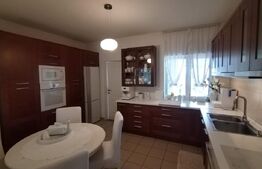  Vilă de lux de vanzare, 15 camere, 550 mp, zona Micro 6, comision 0%