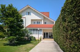  Vilă de lux de vanzare, 15 camere, 550 mp, zona Micro 6, comision 0%