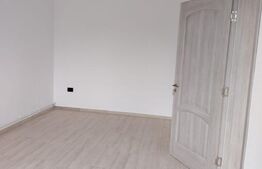 Casa de vanzare, cu 6 camere, 288 mp, zona Voinesti