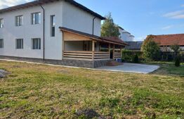 Casa de vanzare, cu 6 camere, 288 mp, zona Voinesti