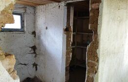 Casa de caramida, de vanzare, 1417 mp teren, zona Jugureni