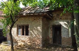 Casa de caramida, de vanzare, 1417 mp teren, zona Jugureni