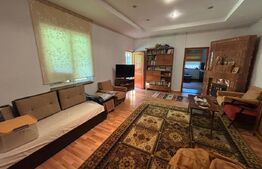 Vila de vanzare, cu 4 camere, 320 mp, zona Șuvița