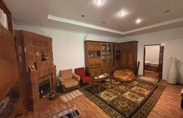 Vila de vanzare, cu 4 camere, 320 mp, zona Șuvița