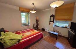 Vila de vanzare, cu 4 camere, 320 mp, zona Șuvița