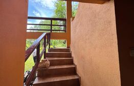 Vila de vanzare, cu 4 camere, 320 mp, zona Șuvița