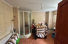 Vila de vanzare, cu 4 camere, 320 mp, zona Șuvița