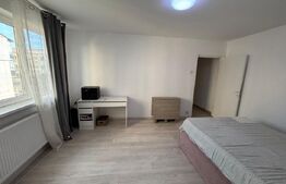 Apartament de vanzare, cu 3 camere, 49 mp, zona Micro 11