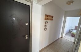 Apartament de vanzare, cu 3 camere, 49 mp, zona Micro 11
