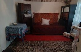 Voinesti Casa batraneasca, de vanzare, 70 mp