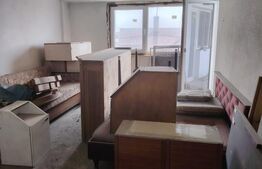 Apartament de vanzare, cu trei camere decomandat, 70 mp, zona Micro 11