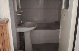 Apartament de vanzare, cu trei camere decomandat, 70 mp, zona Micro 11