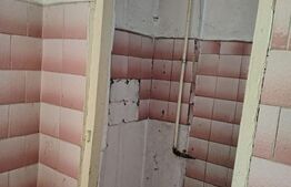 Apartament de vanzare, cu trei camere decomandat, 70 mp, zona Micro 11