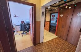 Apartament de vanzare, cu 3 camere, zona Micro 5 