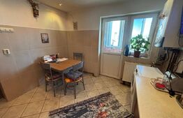 Apartament de vanzare, cu 3 camere, zona Micro 5 