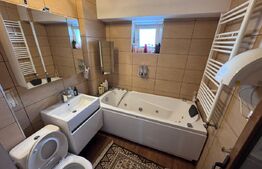 Apartament de vanzare, cu 3 camere, zonă centrala