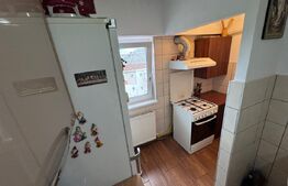 Apartament de vanzare, cu 3 camere, zonă centrala