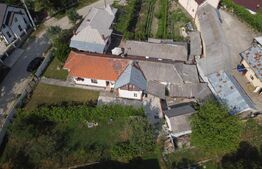 Casa de vacanta, de vanzare, cu 4 camere, 165 mp, zona Vulcana Pandele