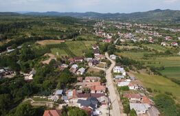 Casa de vacanta, de vanzare, cu 4 camere, 165 mp, zona Vulcana Pandele