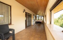 Vila exclusivistă, de vanzare, cu 8 camere, 400 mp, zona Periș 