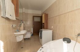 Vila exclusivistă, de vanzare, cu 8 camere, 400 mp, zona Periș 