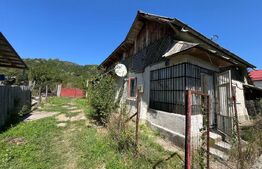 Casă de vanzare, cu 2 camere, 67 mp utili, teren 2.219 mp – Fieni