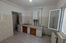 Apartament 3 camere decomandat – etaj 1/4 – Micro 11, Târgoviște