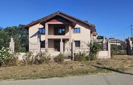 Casă la roșu, de vanzare, 250 mp, zona Slobozia Moara
