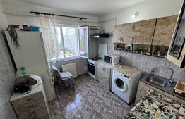 Apartament de vanzare, cu 2 camere semidecomandat, zona Micro 6