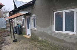 Casă cu acoperisul ars cu teren intravilan, 764 mp, zona Răzvad 