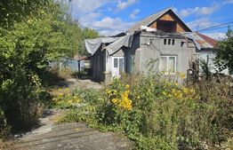 Casă cu acoperisul ars cu teren intravilan, 764 mp, zona Răzvad 