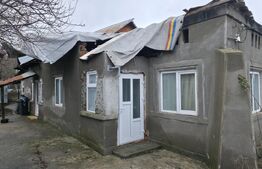 Casă cu acoperisul ars cu teren intravilan, 764 mp, zona Răzvad 