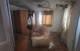 Casă cu acoperisul ars cu teren intravilan, 764 mp, zona Răzvad 