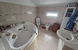 Vilă  226 mp utili, curte 277 mp, zona Micro 3