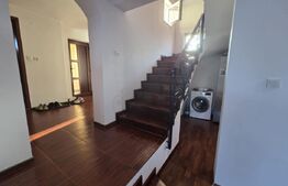 Vilă  226 mp utili, curte 277 mp, zona Micro 3